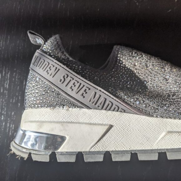STEVE MADDEN Sparkly Silver Gray Slip on Sneakers Shoes Fit Size 7 - 7.5 - Picture 4 of 12